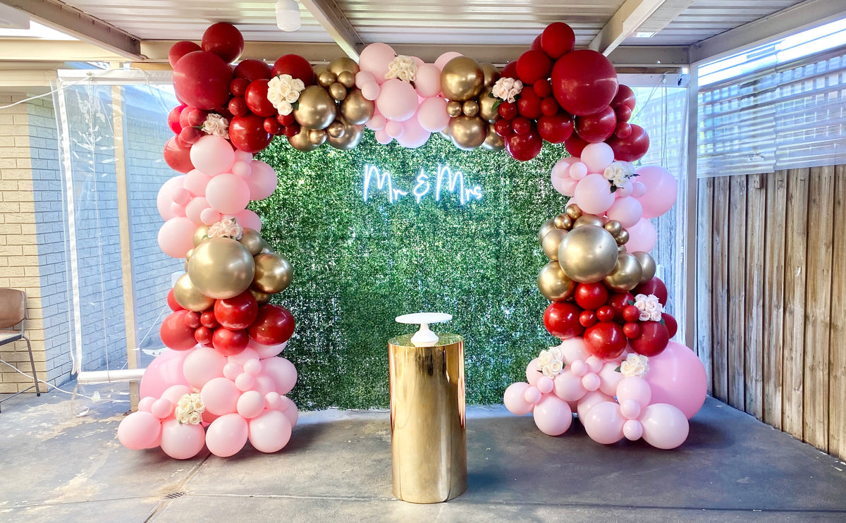 Dark Green Grass Wall Top Party Supplies, Hoppers Crossing